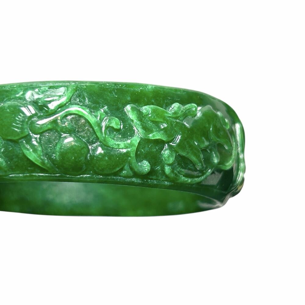 Vintage Glass Bangle Bracelet Green Carved Vines Plants Characters Size 8 - Picture 6 of 10